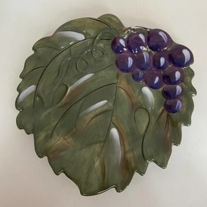 Noble Excellence Meritage Leaf With Grapes 9” Plate